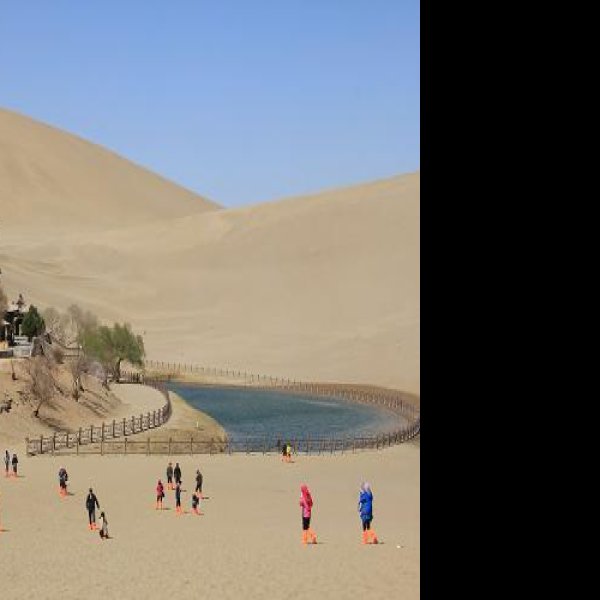 敦煌鸣沙山月牙泉 - 图片2