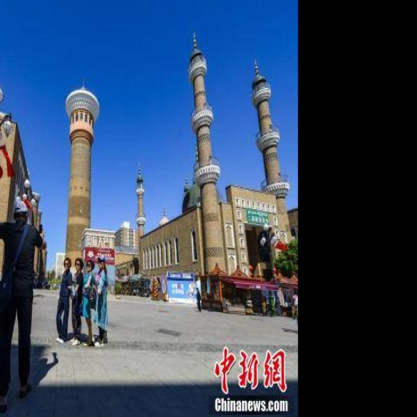 乌鲁木齐新疆国际大巴扎 - 图片1