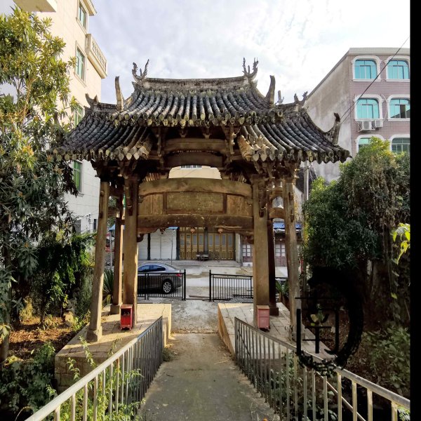 金昭牌坊和宪台牌坊 - 图片1