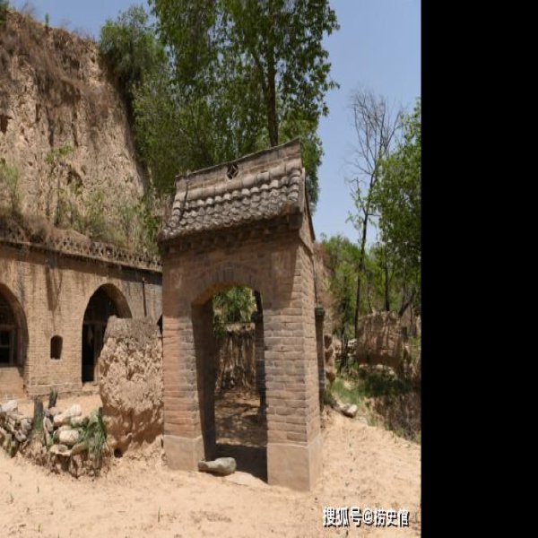 南梁古城遗址 - 图片10