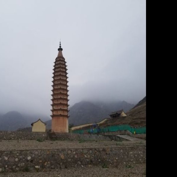 拜寺口双塔 - 图片1