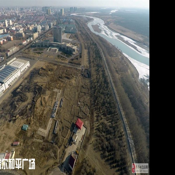 齐齐哈尔和平广场 - 图片8