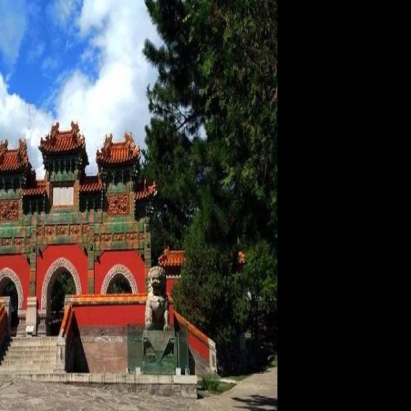 承德外八庙铁牌楼 - 图片1