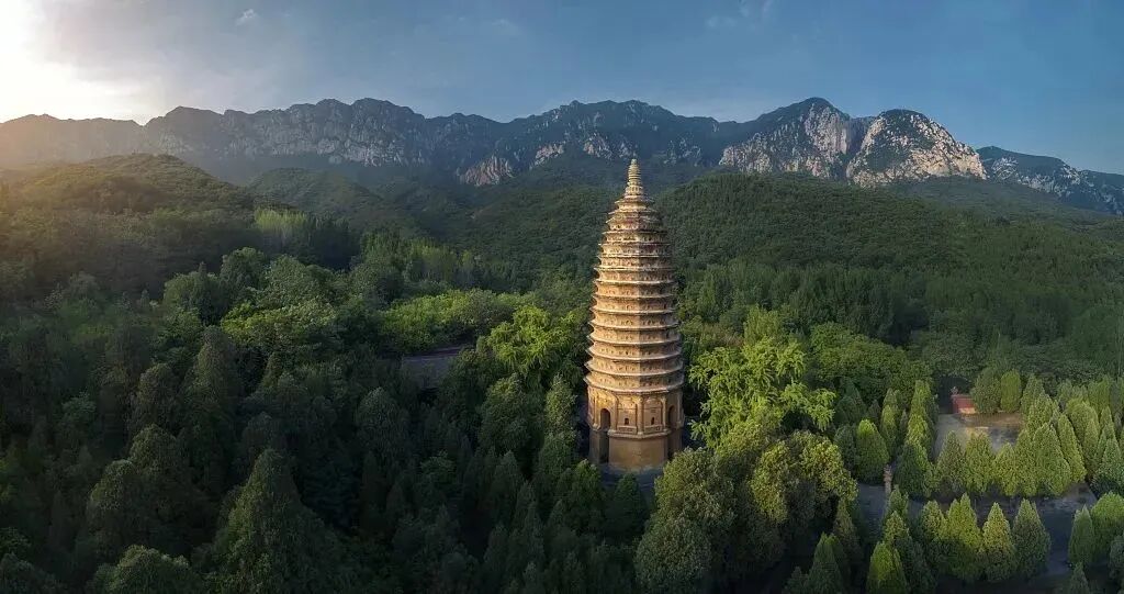 河南登封嵩岳寺塔
