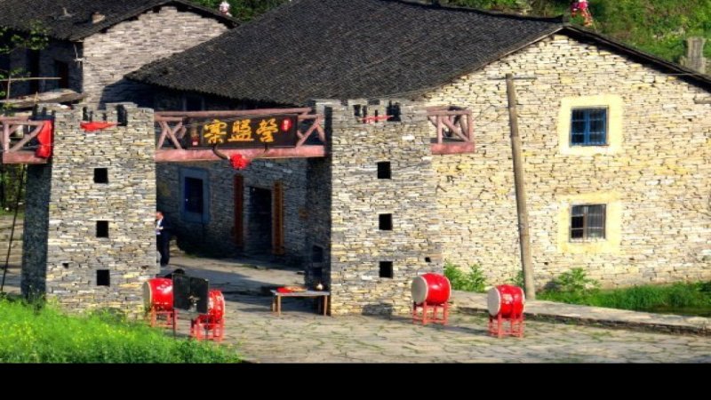 凤凰古城堡