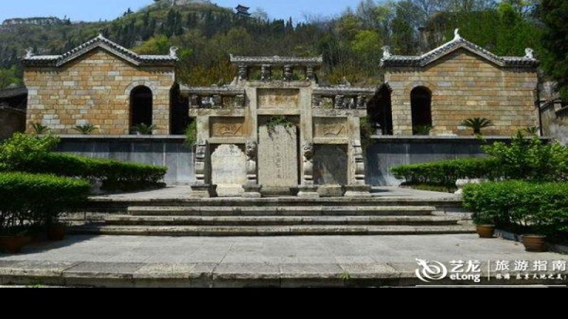 安龙明十八先生墓