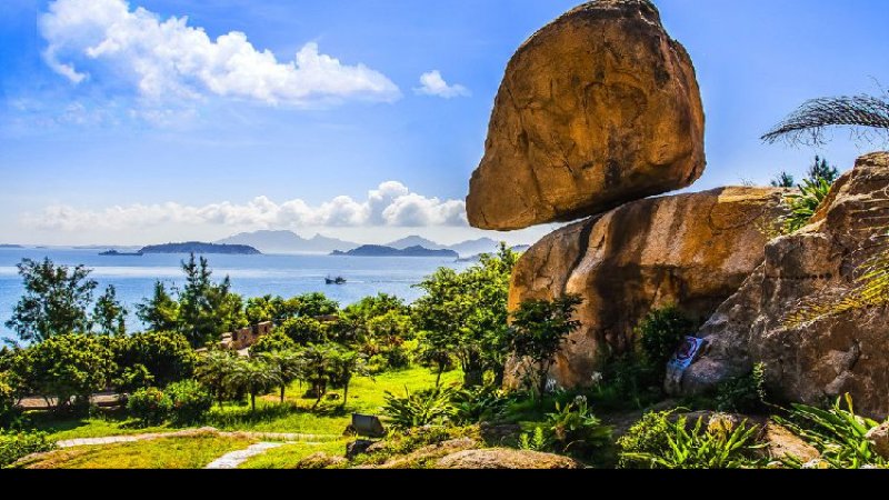漳州风动石