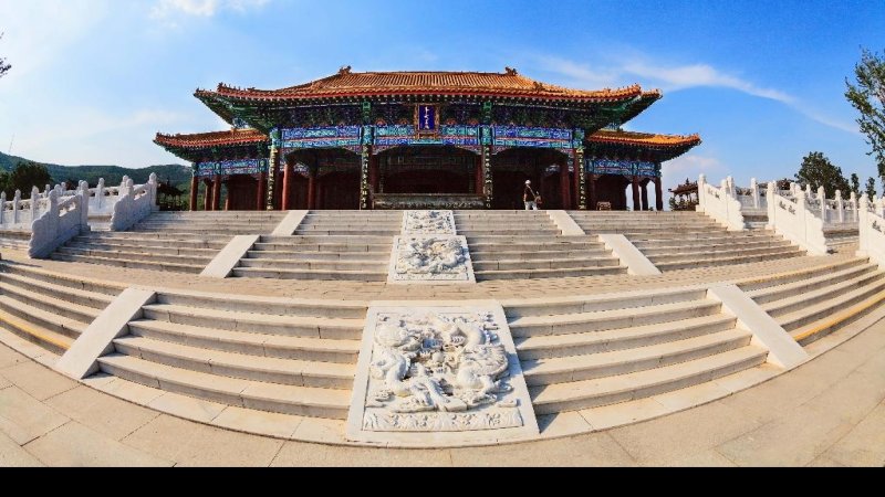 东镇庙大殿